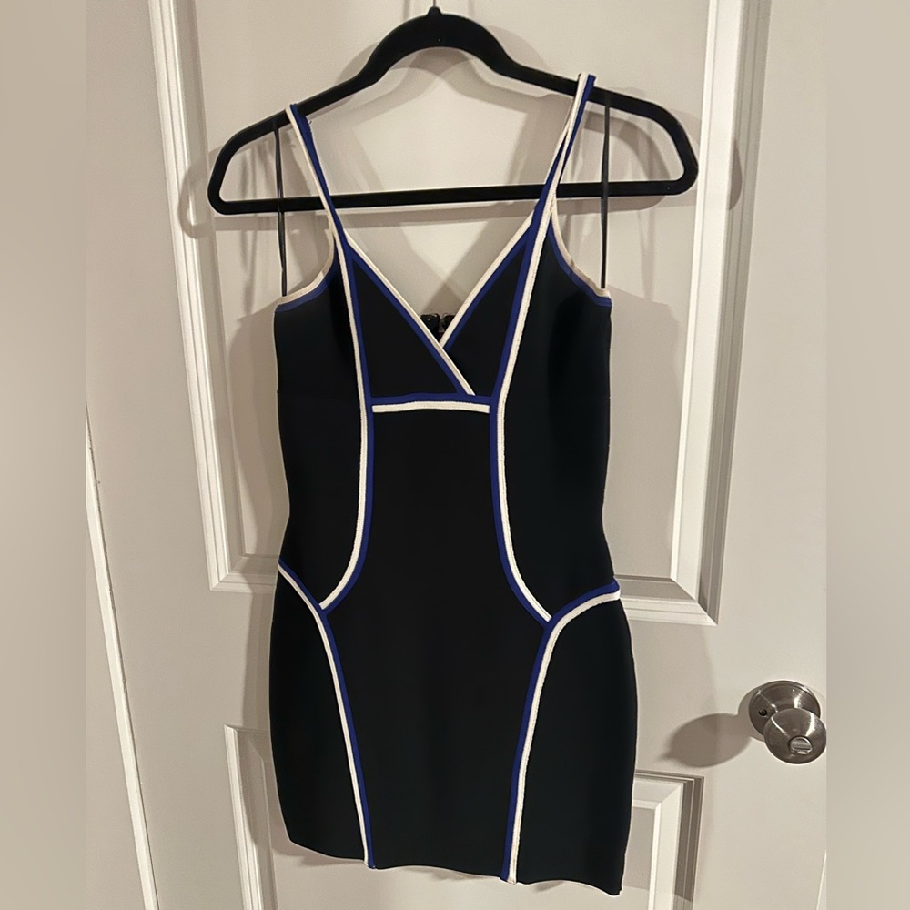 Guess bandage dress size M